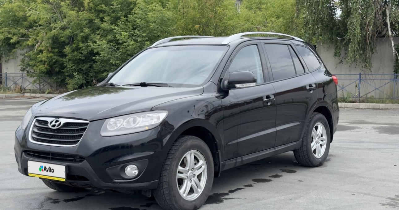 автомобиль Hyundai Santa Fe 2010