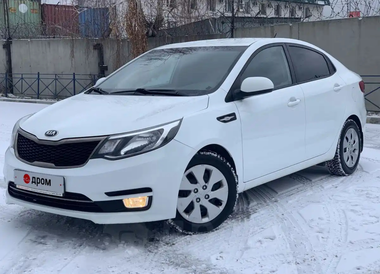 автомобиль Kia Rio 2015