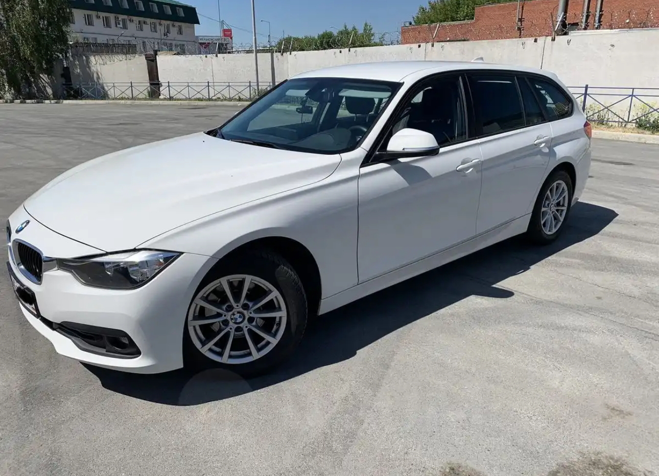 автомобиль BMW 3 2017